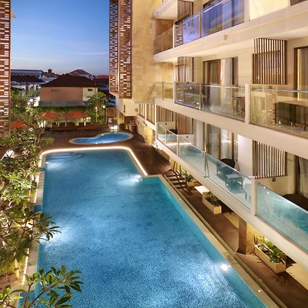 Harper Kuta Hotel by ASTON Legian Exteriör bild