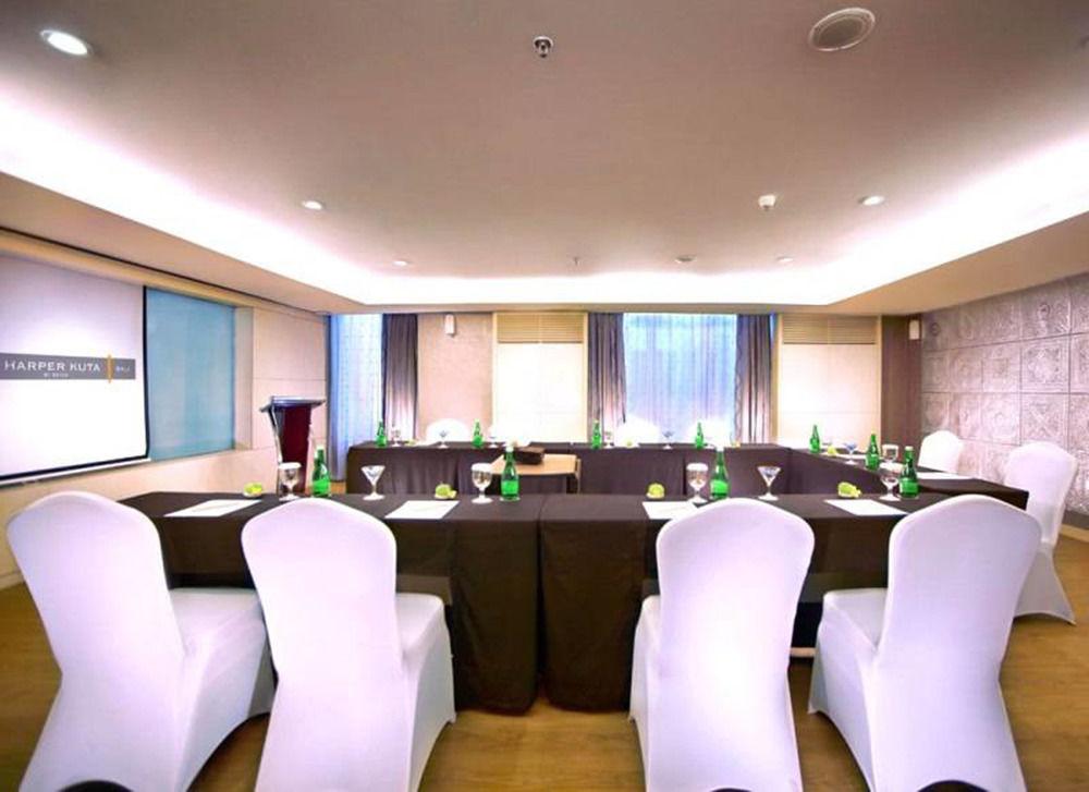 Harper Kuta Hotel by ASTON Legian Exteriör bild