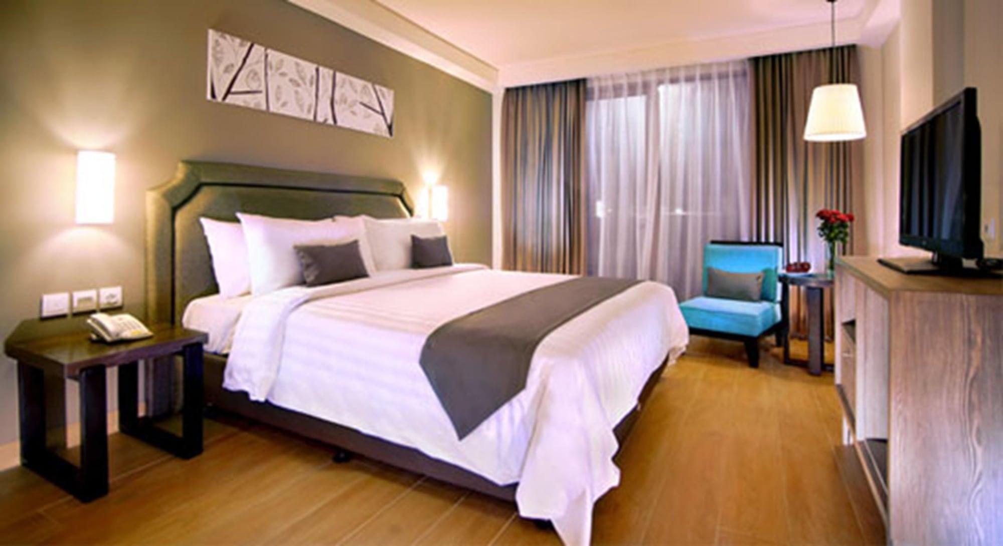 Harper Kuta Hotel by ASTON Legian Exteriör bild