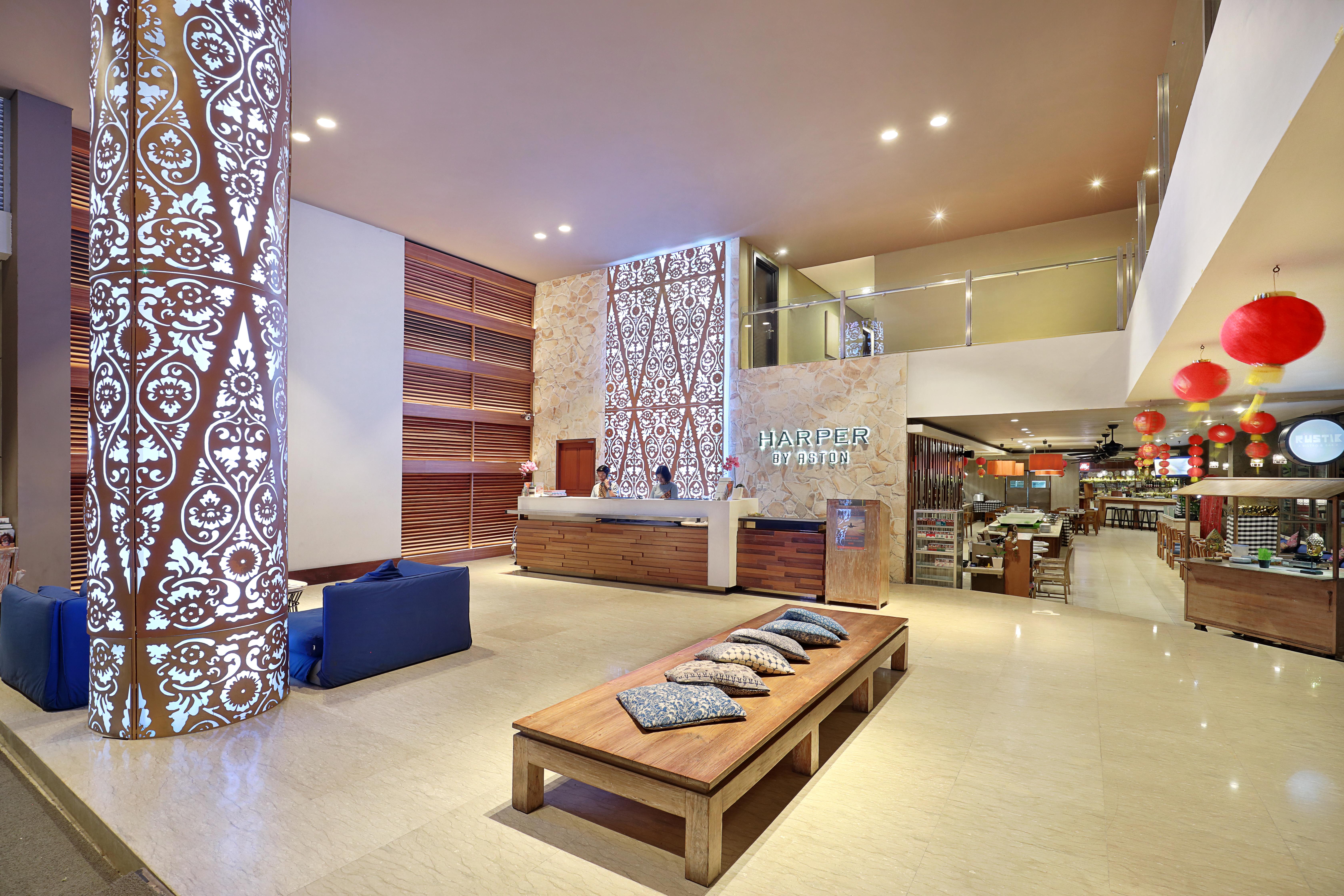 Harper Kuta Hotel by ASTON Legian Exteriör bild