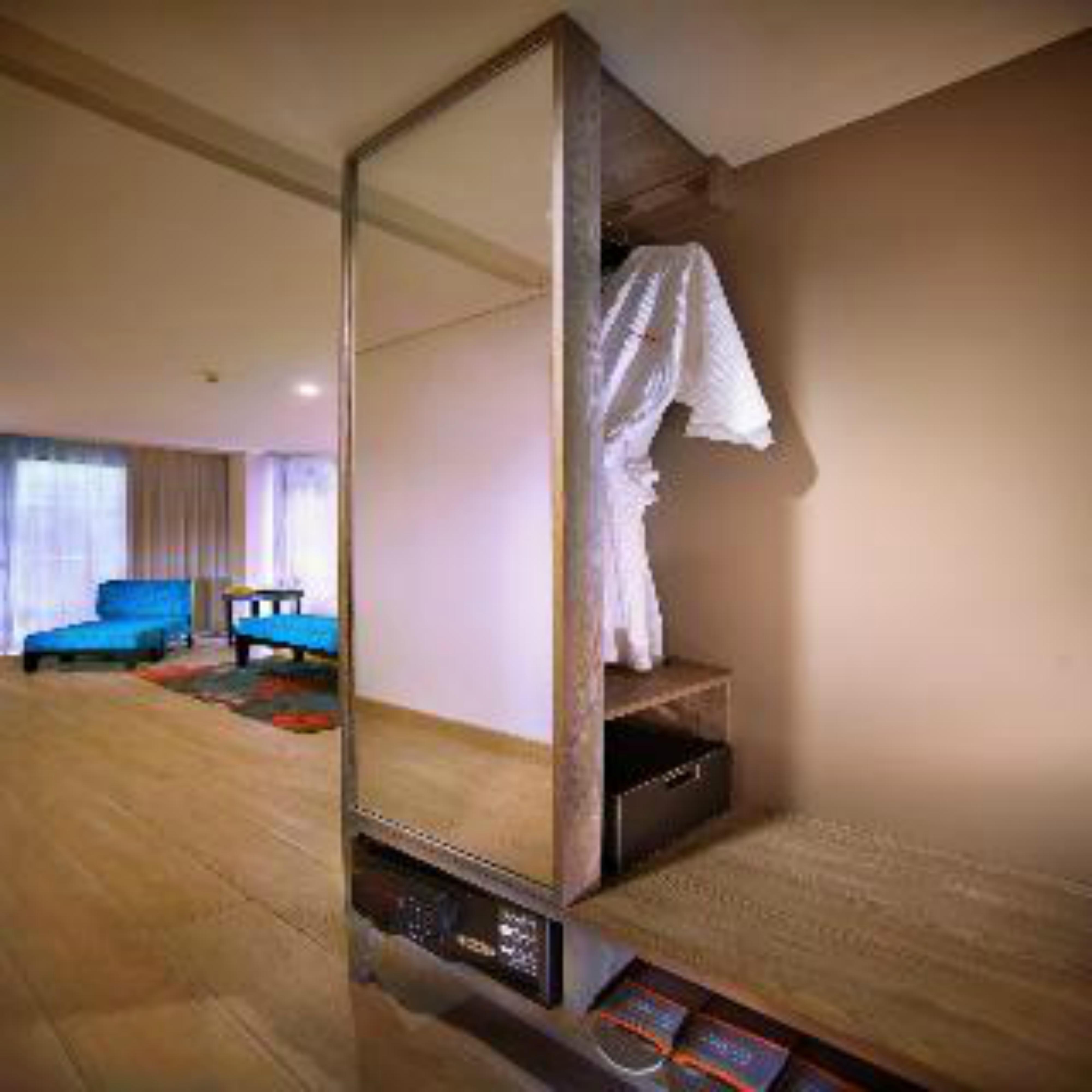 Harper Kuta Hotel by ASTON Legian Exteriör bild