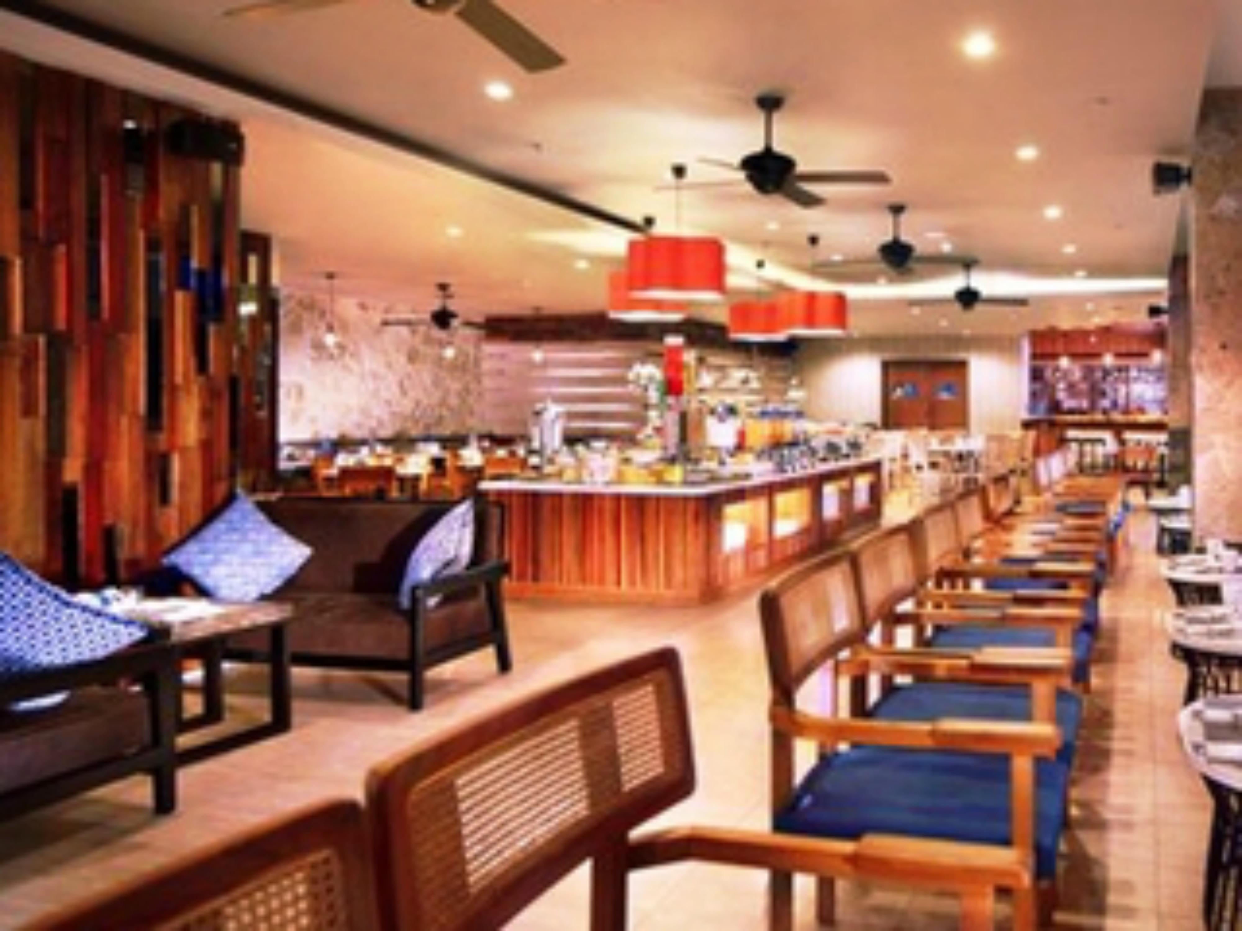 Harper Kuta Hotel by ASTON Legian Exteriör bild
