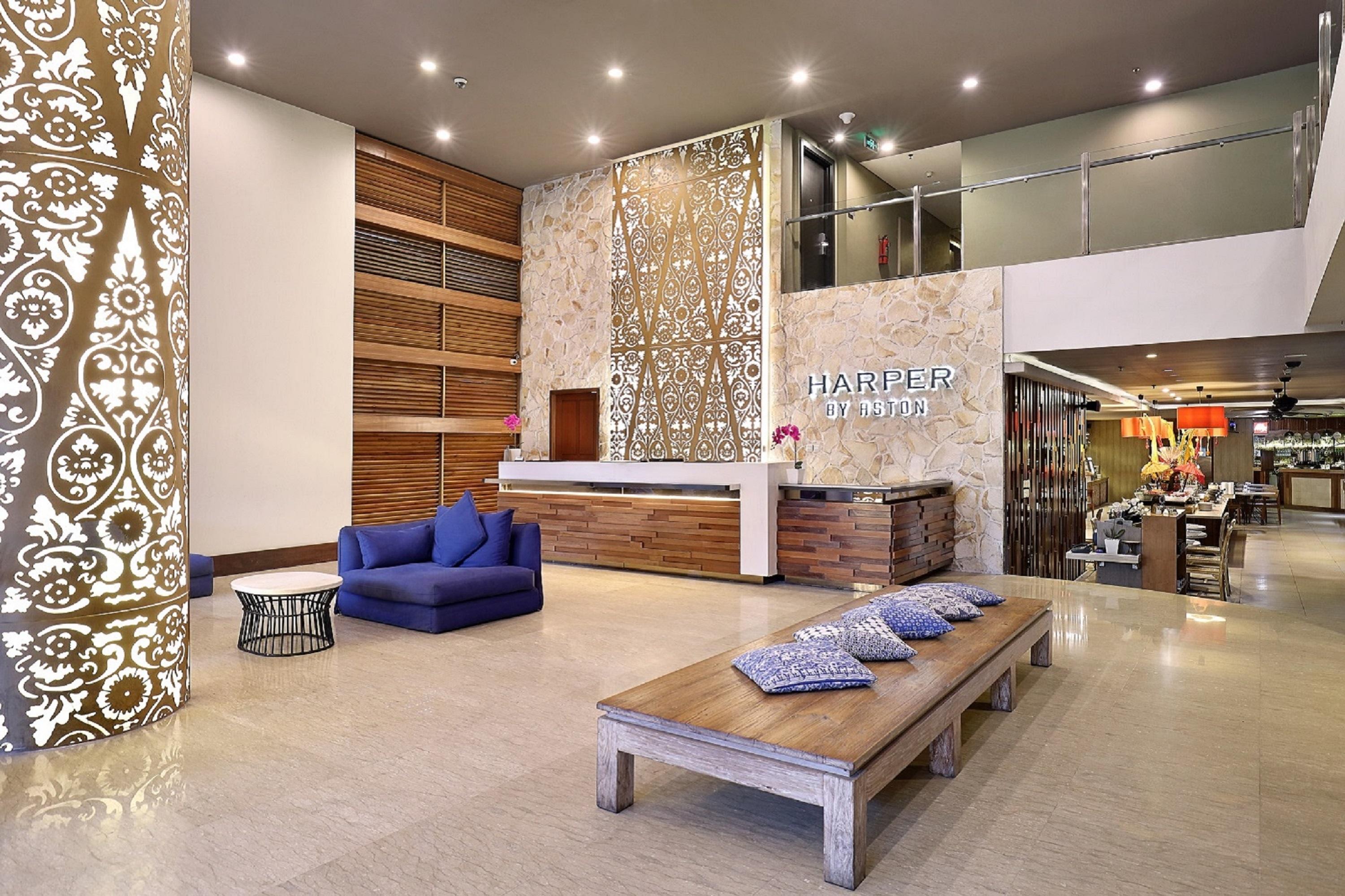 Harper Kuta Hotel by ASTON Legian Exteriör bild