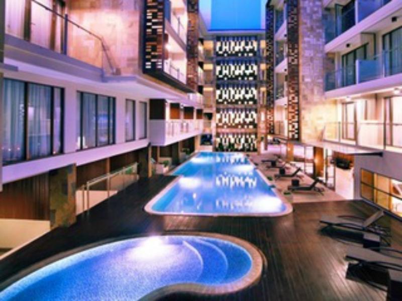 Harper Kuta Hotel by ASTON Legian Exteriör bild