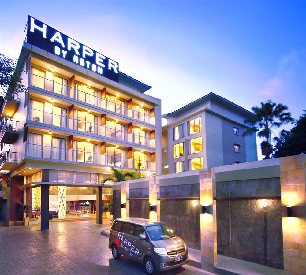 Harper Kuta Hotel by ASTON Legian Exteriör bild