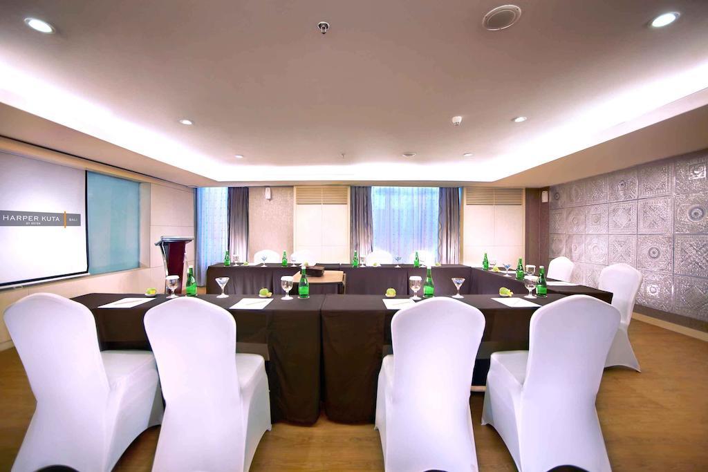 Harper Kuta Hotel by ASTON Legian Exteriör bild
