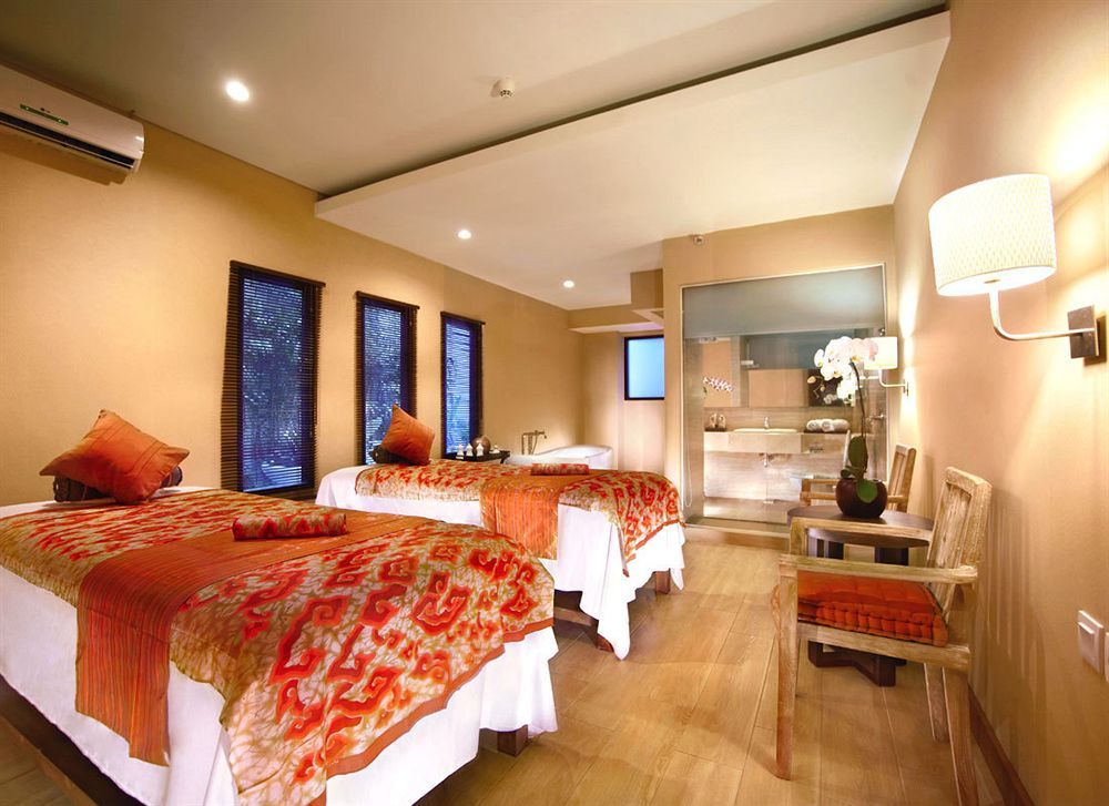 Harper Kuta Hotel by ASTON Legian Exteriör bild